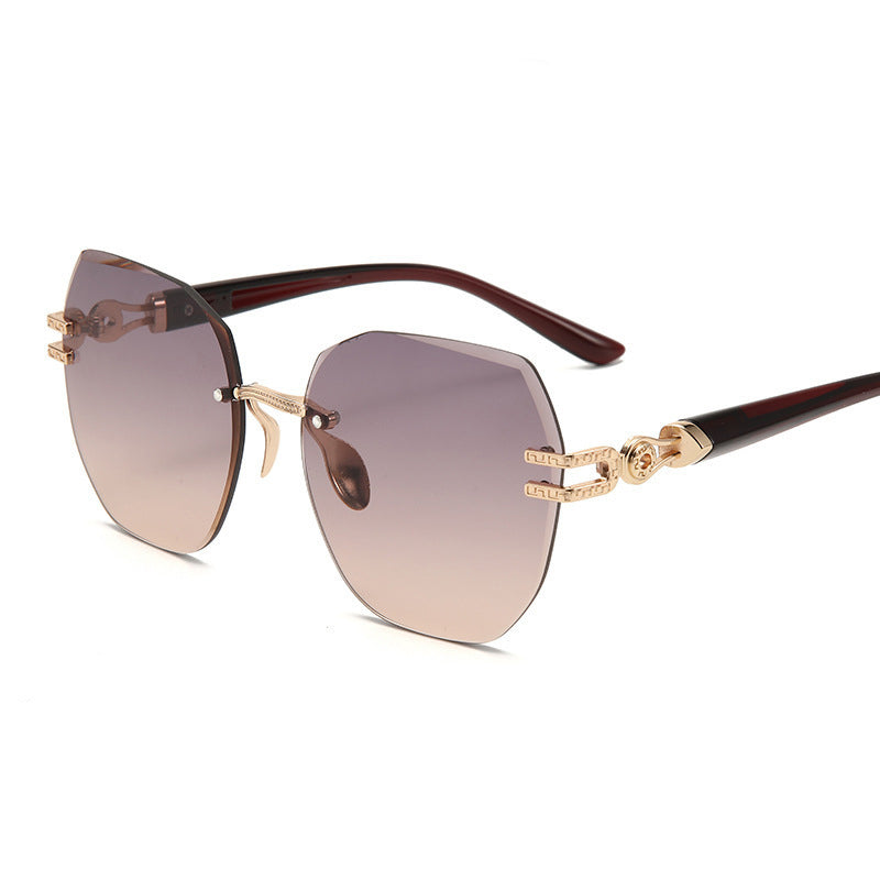 😎 50% RABATT!✨ Modische Statement Rahmenlose Sonnenbrille – Trendige Freizeit-Sonnenbrille🌴